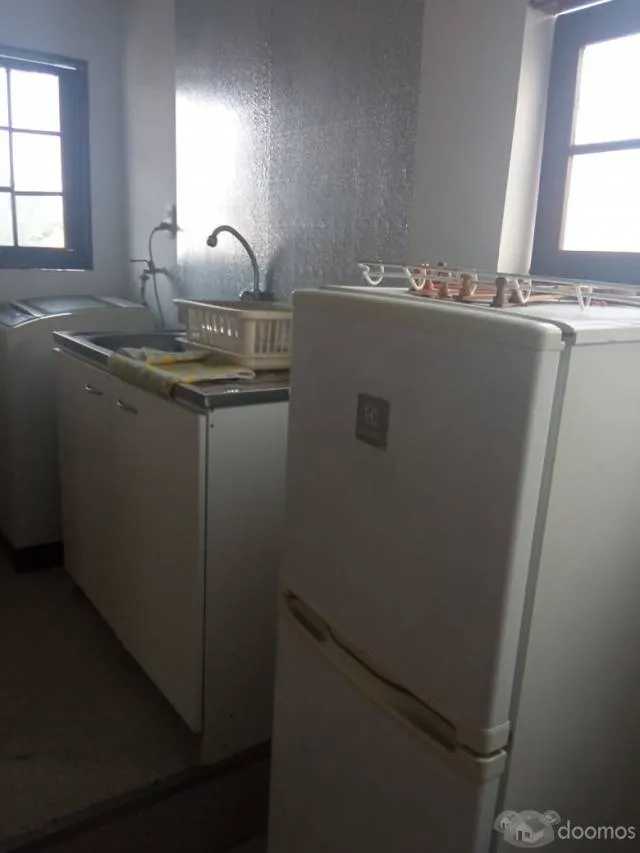 (OFERTA) Bonito Departamento Interno de 1 ambiente Semi-Amoblado, Cocina Equipada y Terraza con pasto sintético con Entrada independiente en EXCELENTE ubicación. — foto 4