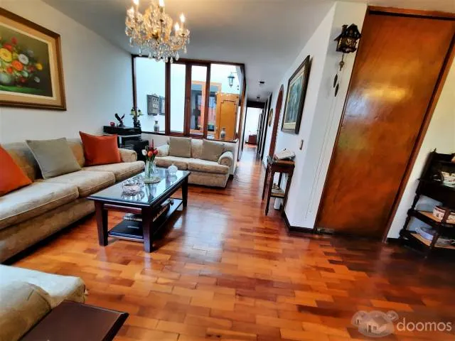 Casa en venta tipo chalet con cochera en Barranco — foto 2