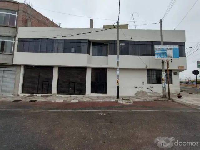 Esquina en Venta Frente a Mercado - 1