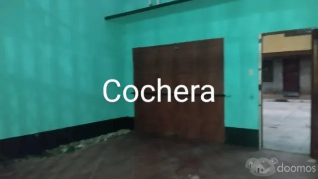 Venta de casa ,cochera y céntrica $ 125,000 - 2