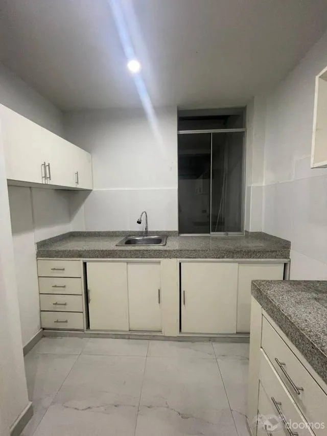 ALQUILER DE LOCAL COMERCIAL AVENIDA DOMINICOS 2DO PISO — foto 2