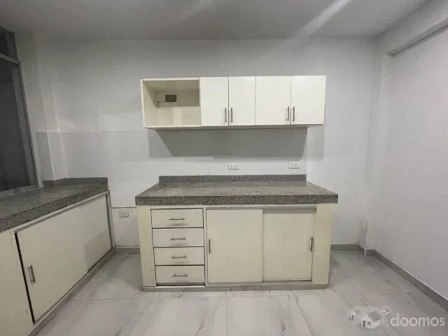 ALQUILER DE LOCAL COMERCIAL AVENIDA DOMINICOS 2DO PISO — foto 3
