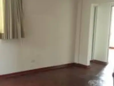 Ocasión! Dpto. $72,000 Remodelado 4to. Piso, en Pleno Centro de La Victoria