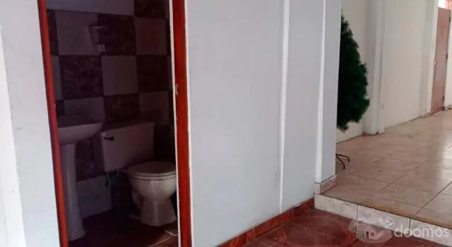 Se Alquila Local Comercial Excelente Ubicación - 1