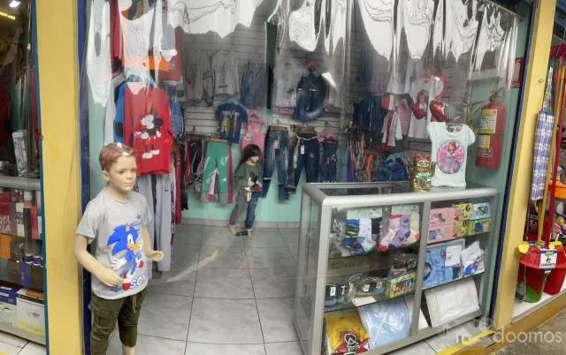 OCASIÓN!! TRASPASO DE TIENDA DE ROPA DE NIÑOS AL COSTADO DEL IPCNA - 3