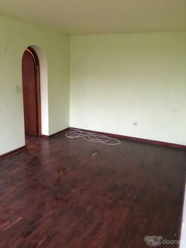 VENDO DEPARTAMENTO 2DO PISO AREA=60M2 AMPLIAS HABITACIONES BIEN ILUMINADO — foto 4