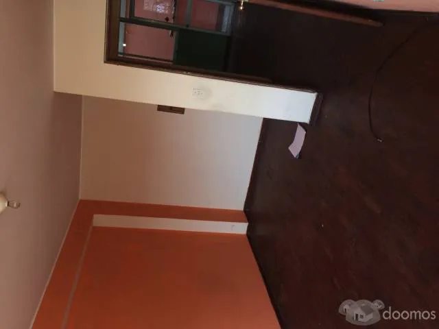 VENDO DEPARTAMENTO 2DO PISO AREA=60M2 AMPLIAS HABITACIONES BIEN ILUMINADO — foto 3