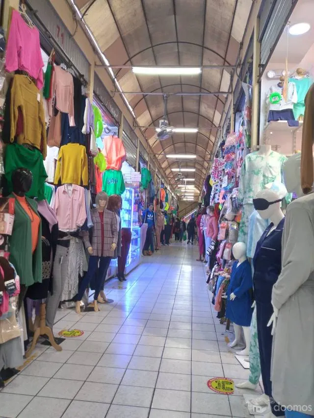 SE VENDE STAND EN EL CENTRO COMERCIAL EL UNIVERSO ACCU 2 — foto 4