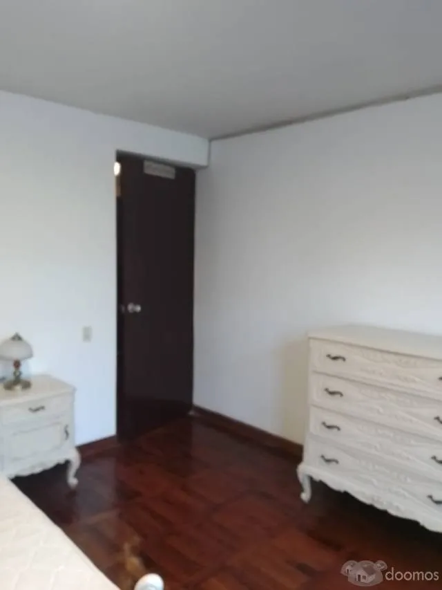 alquilo san Borja monoambiente 2do piso con baño privado calle Rubens 170 paralelo av. san Luis  a una cuadra de Javier Prado — foto 4
