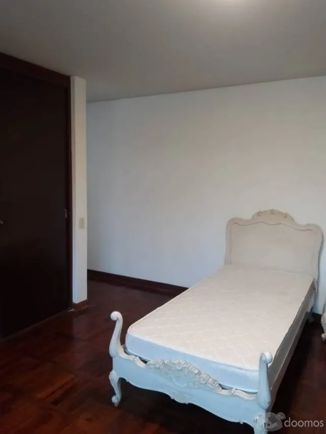 alquilo san Borja monoambiente 2do piso con baño privado calle Rubens 170 paralelo av. san Luis  a una cuadra de Javier Prado — foto 7