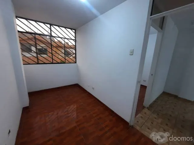 Vendo Amplio Departamento en Urb. La Alborada COMAS. — foto 6