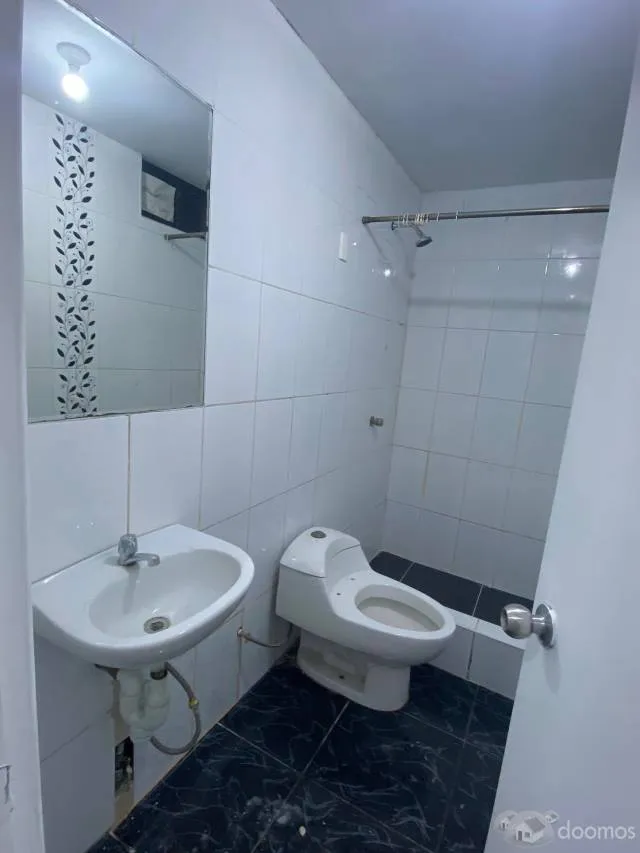 Vendo Amplio Departamento en Urb. La Alborada COMAS. — foto 8