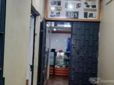 ALMACÉN EN EL CENTRO DE LIMA
