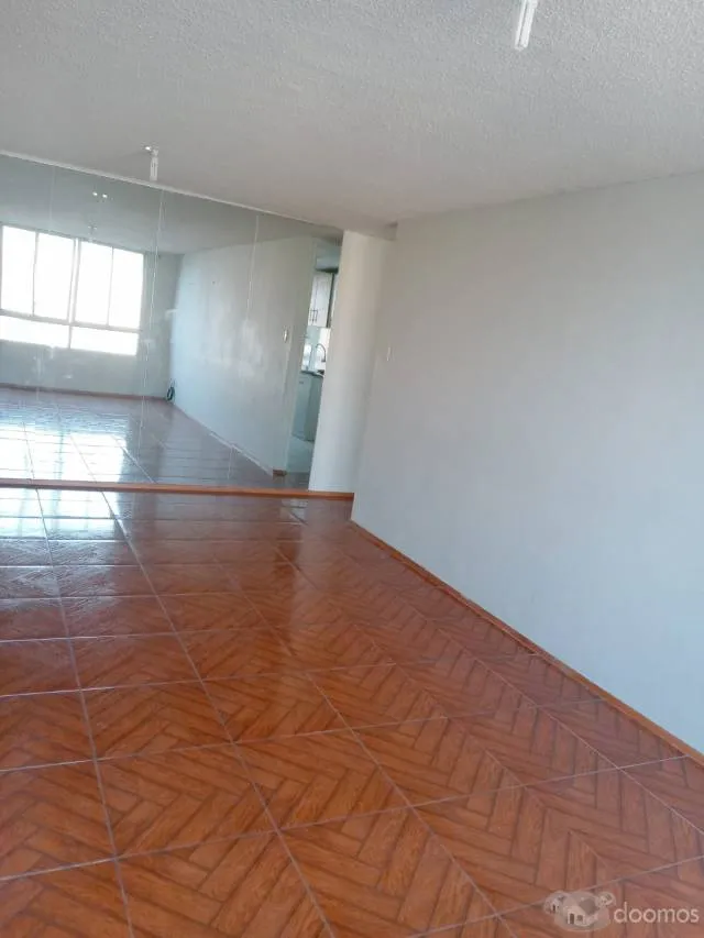 Vendo departamento en el Condominio Los Parques de San Gabriel, en la 1 etapa ,primeras torres ,frente a parque ,en octavo piso con ascensor — foto 2