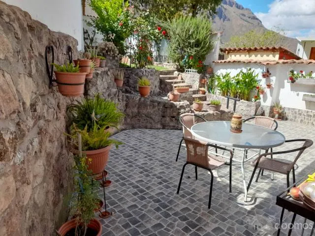 CUZCO Venta Bonito Inmueble de 3 pisos A.T. 280 m,2  A.C. 150 m2  4 Dorm. 2 baños 1/2  US$200,000  NEGOCIABLE. — foto 2