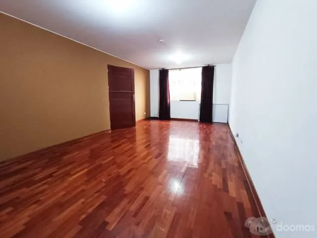 SE VENDE AMPLIO DEPARTAMENTO EN PUEBLO LIBRE — foto 4
