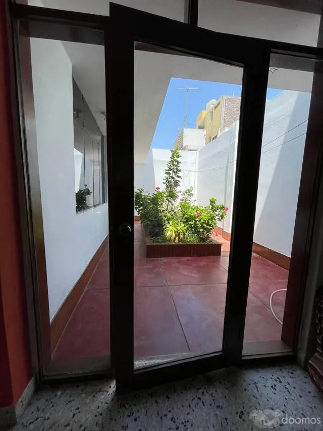 ALQUILER DE CASA EN NUEVO CHIMBOTE CERCA A LA PLAZA MAYOR - 1