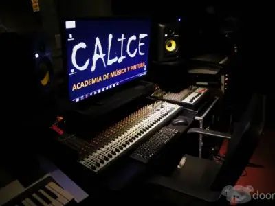 Clases de: Canto, Guitarra, Guitarra Eléctrica, Piano, Teclado, Órgano, Batería, Bajo, Violín, Dibujo y Pintura, Manualidades, Tejido y Bordado, Artes Pláticas, Youtubers, Baile, en La Molina, Ate, Ma