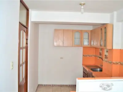 Amplio departamento con excelente ubicación en Venta