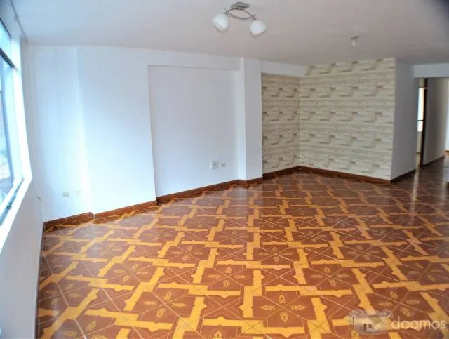 Amplio departamento con excelente ubicación en Venta — foto 7