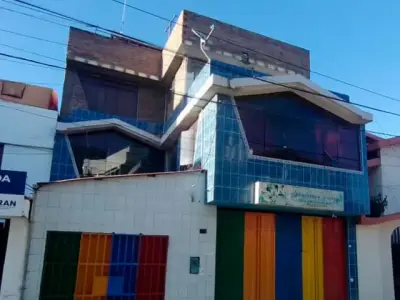 Casa 3 pisos ideal para negocios