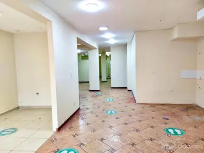 Alquilo Local Comercial en 1er Piso - Solo Para Deposito