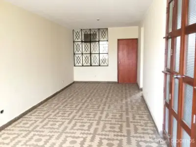 SE VENDE UNA CASA DE 120M2 ENTRE LAS AV. TRAPICHE Y LOS INCAS - COMAS