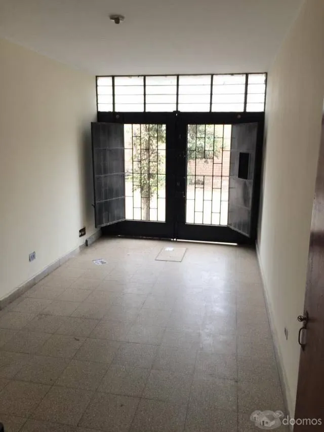 SE VENDE UNA CASA DE 120M2 ENTRE LAS AV. TRAPICHE Y LOS INCAS - COMAS — foto 2