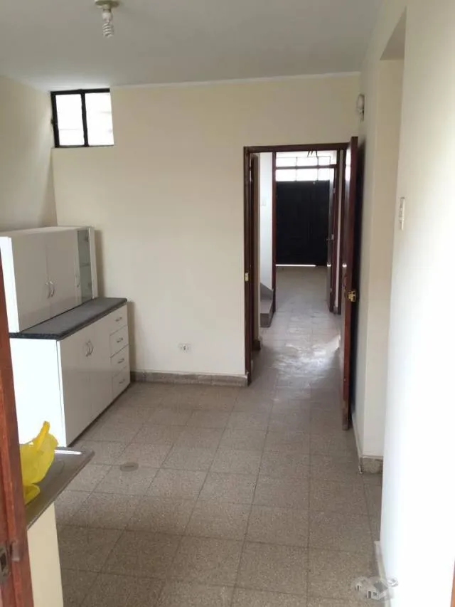 SE VENDE UNA CASA DE 120M2 ENTRE LAS AV. TRAPICHE Y LOS INCAS - COMAS — foto 3