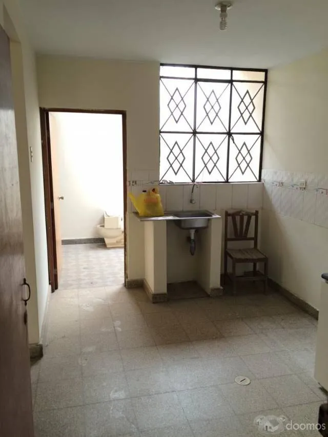 SE VENDE UNA CASA DE 120M2 ENTRE LAS AV. TRAPICHE Y LOS INCAS - COMAS — foto 4
