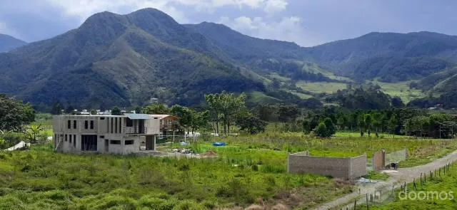 Precioso terreno con vivienda de 2mil m2 en Chontabamba, Oxapampa - 8