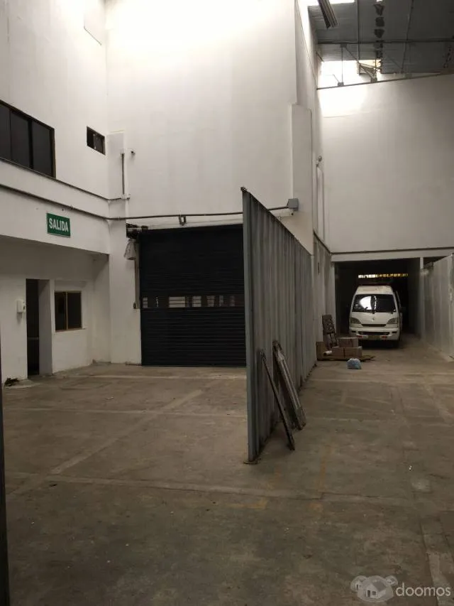 LOCAL EN AREA INDUSTRIAL EN VENTA — foto 4