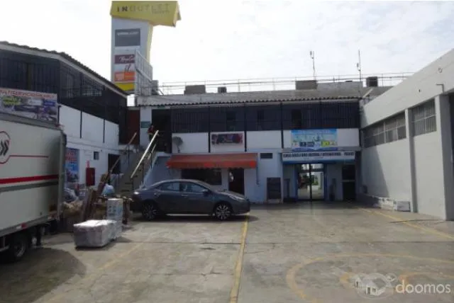 Terreno con locales comerciales y bodegas a un costado del aeropuerto de Lima — foto 2