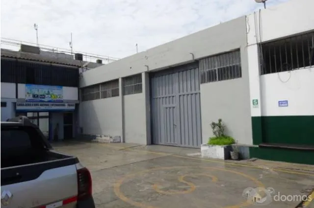 Terreno con locales comerciales y bodegas a un costado del aeropuerto de Lima — foto 3
