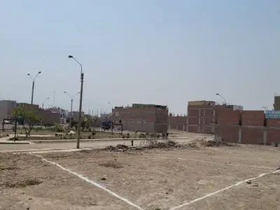 VENDO DE TERRENO EN URBANIZACION LA ALAMEDA DE CARABAYLLO, FRENTE PARQUE