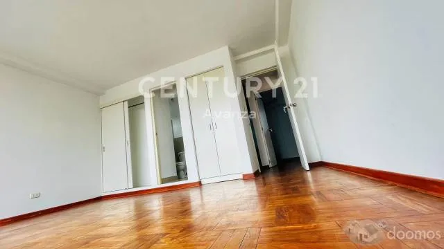 VENTA DE DEPARTAMENTO REMODELADO EN SAN ISIDRO — foto 2