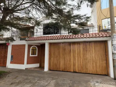 VENTA DE CASA EN LA MOLINA - SANTA PATRICIA