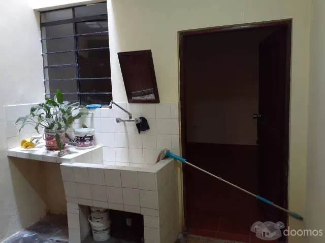 Vendo casa de tres pisos en el Rímac. Cochera, seguridad, muy buen estado. — foto 7