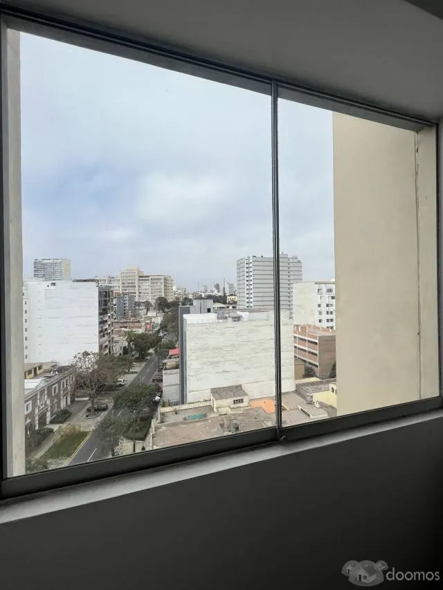 Amplio Departamento de 3 dormitorios y 3 baños con vista a la calle — foto 3