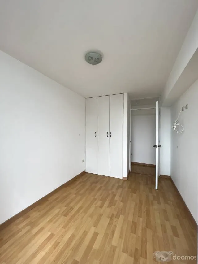 Amplio Departamento de 3 dormitorios y 3 baños con vista a la calle — foto 6