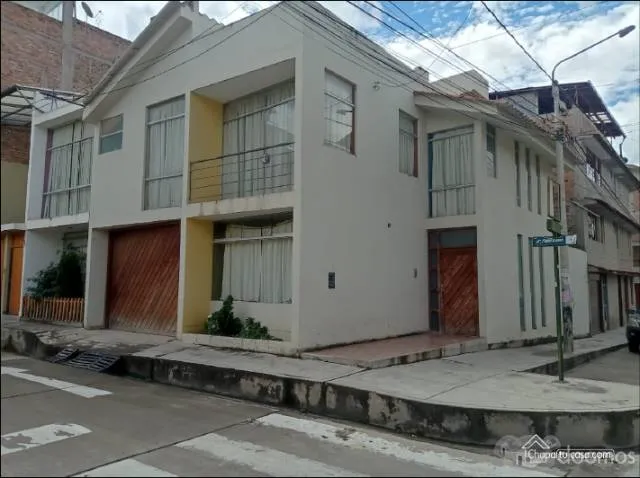 Se vende Casa - Urb. Los Docentes - 5