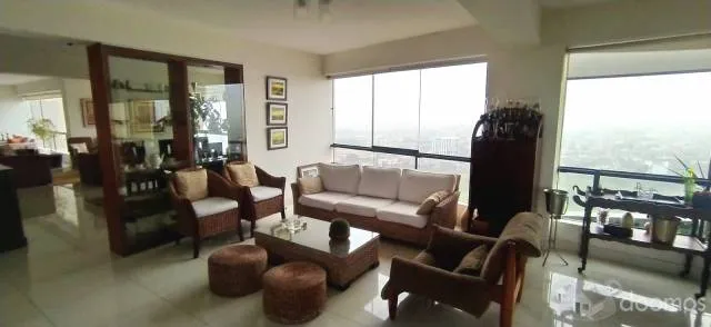 VENDO HERMOSO Y AMPLIO DEPARTAMENTO CON VISTA PANORÁMICA AL GOLF LOS INCAS — foto 3