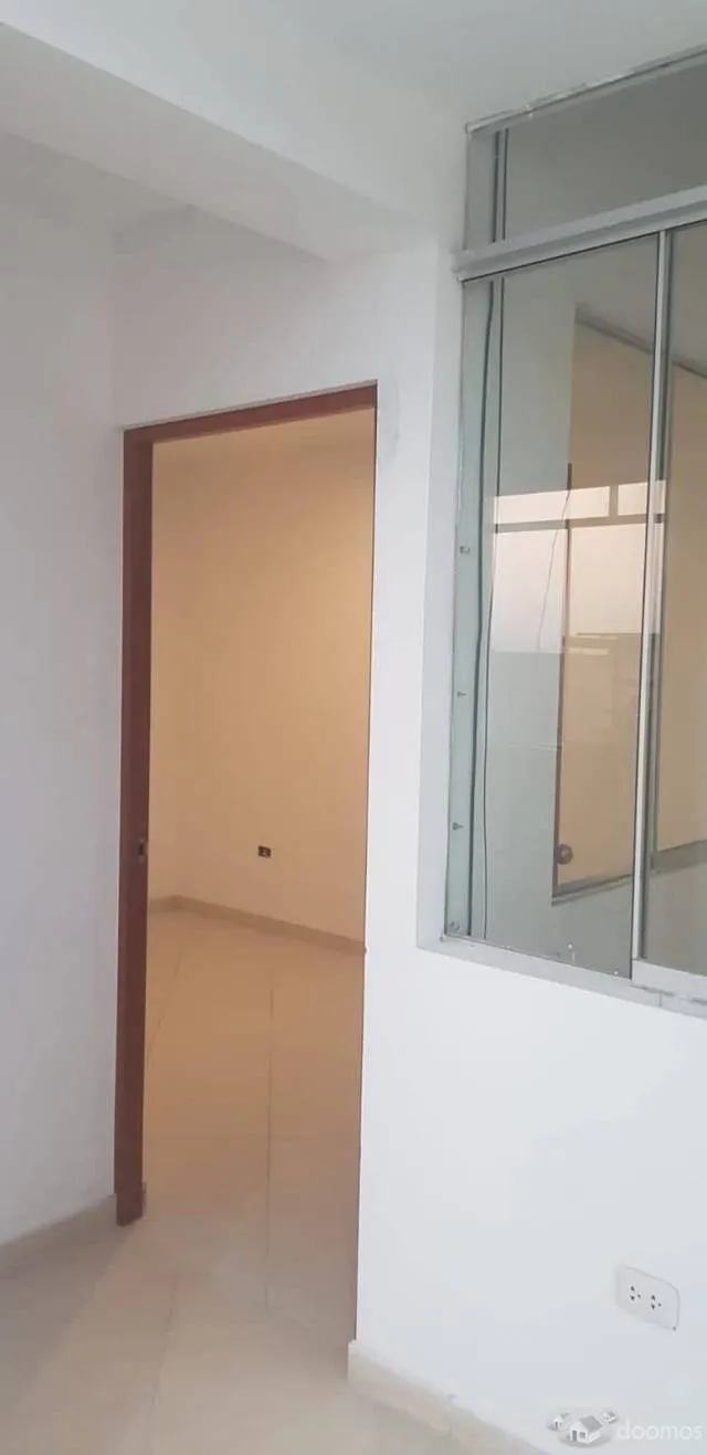 VENTA DE DEPARTAMENTO 5TO. PISO - URB. LUCYANA DE CARABAYLLO — foto 3