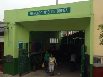 Venta de puesto de 2 pisos en Mercado N° 3 de Breña