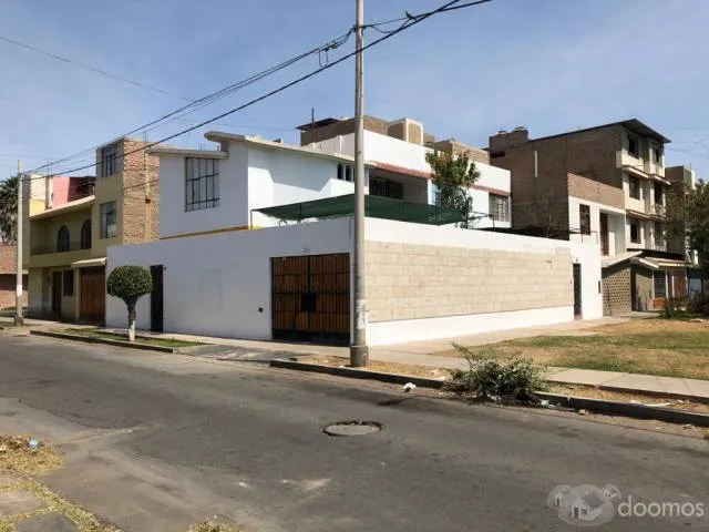 Amplia casa para vivir o negocio - 6