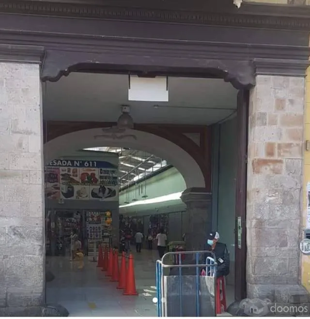 VENDO DOS PUESTOS JUNTOS CON ALMACEN — foto 3