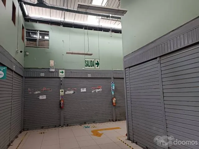 VENDO DOS PUESTOS JUNTOS CON ALMACEN — foto 4