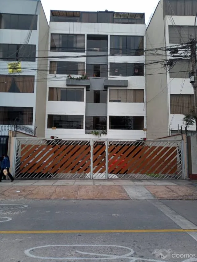 Venta de Departamento con estacionamiento en San Borja — foto 8
