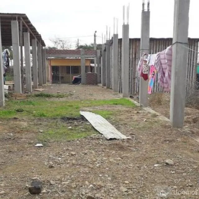 TERRENO CONSTRUIDO CON BASES PARA 2 PISOS Y AZOTEA - 2