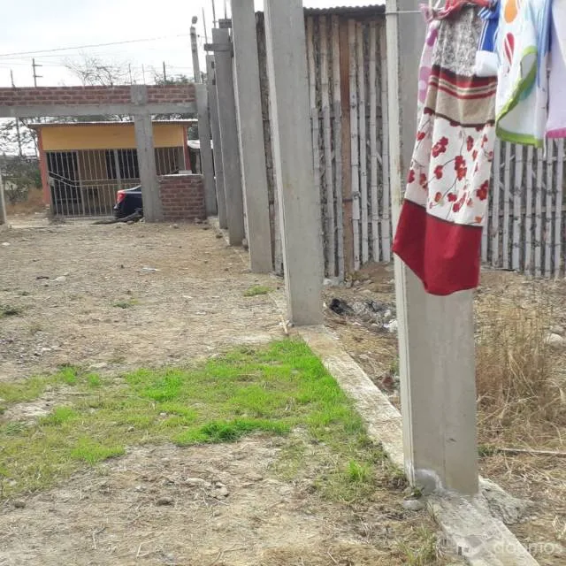 TERRENO CONSTRUIDO CON BASES PARA 2 PISOS Y AZOTEA - 5